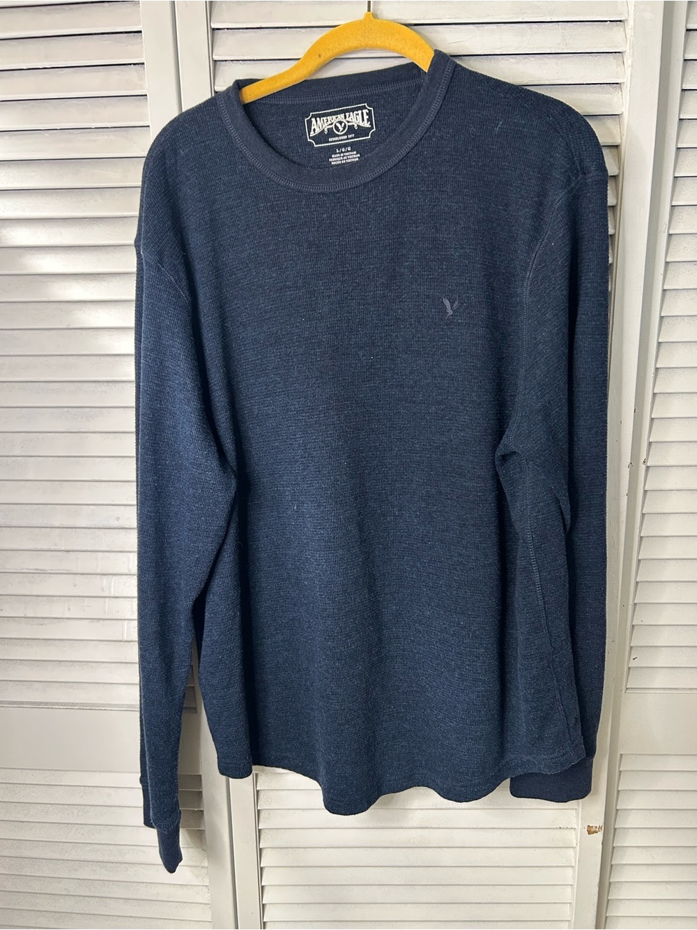 American Eagle Navy Crewneck‎ Top Size L